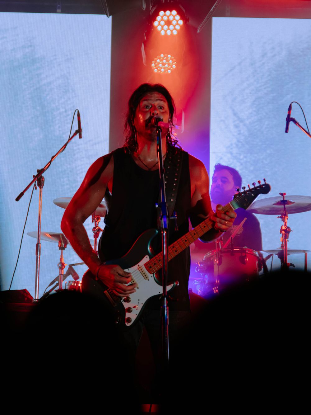 Bye Bye Summer · banda en escena